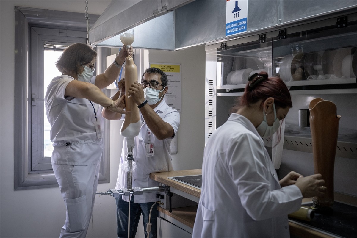 Sağlık Bakanı Kemal Memişoğlu, 19 Eylül Gaziler Günü dolayısıyla, Sağlık Bilimleri Üniversitesi...