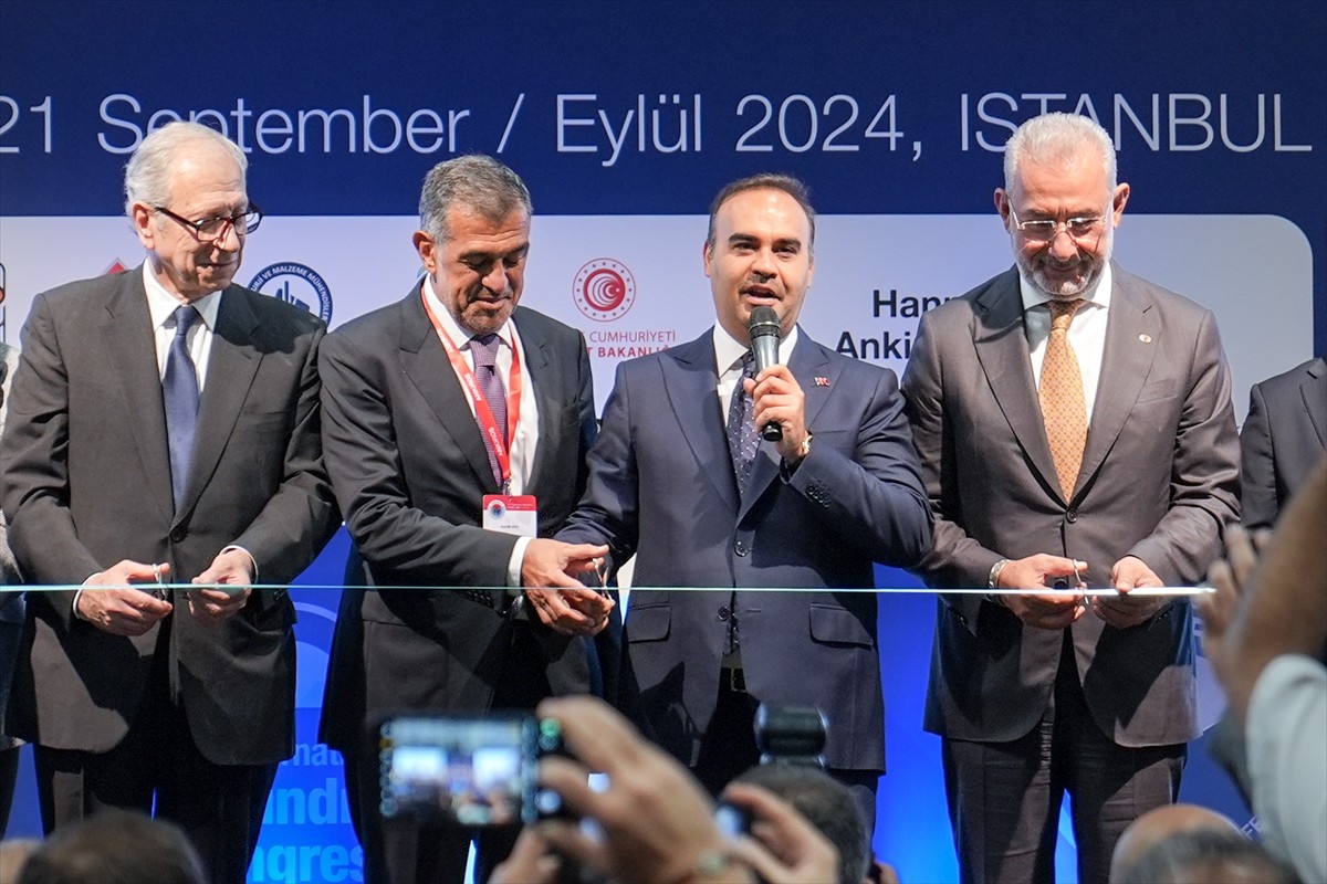 Sanayi ve Teknoloji Bakanı Mehmet Fatih Kacır, İstanbul Fuar Merkezi'nde (İFM) düzenlenen 16....