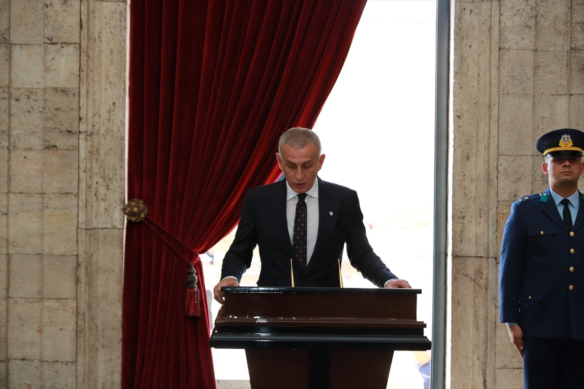 Türkiye Futbol Federasyonu (TFF) Başkanı İbrahim Hacıosmanoğlu ve yönetim kurulu üyeleri...