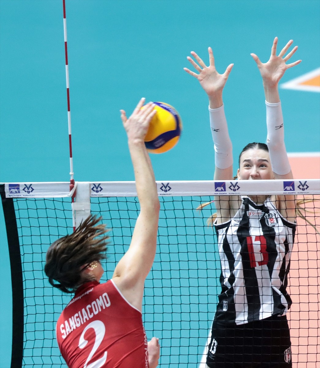 Kadınlar Kupa Voley 3. Grup mücadelesinde Keçiören Belediyesi Sigorta Shop ile Beşiktaş Cengiz...