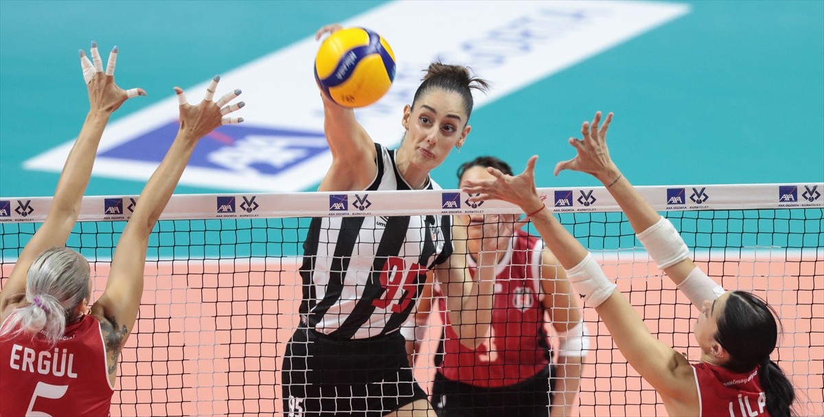 Kadınlar Kupa Voley 3. Grup mücadelesinde Keçiören Belediyesi Sigorta Shop ile Beşiktaş Cengiz...