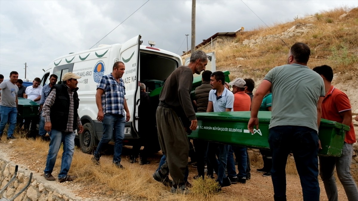 Mersin'in Mut ilçesinde tartıştıkları kişi tarafından av tüfeğiyle vurulan aynı aileden 3 kişi...