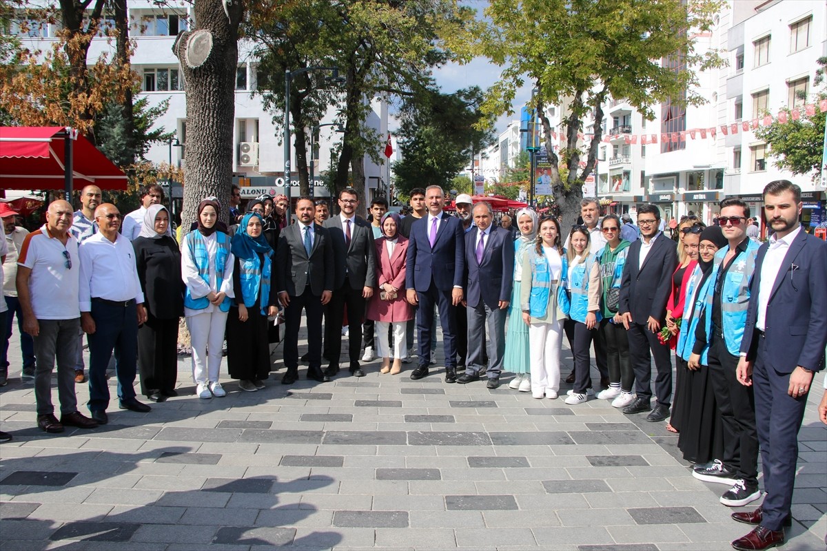 AK Parti Grup Başkanvekili Abdülhamit Gül (sağ3), partisinin "Türkiye Buluşmaları" programı...