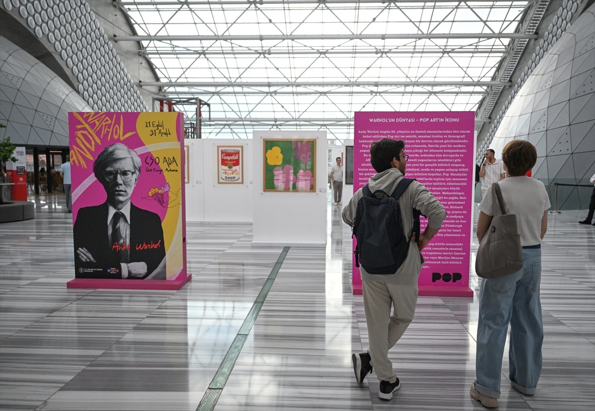 Başkentte, dünyaca ünlü sanatçı Andy Warhol'un "Warhol'un Dünyası Pop Art'ın İkonu" sergisi...