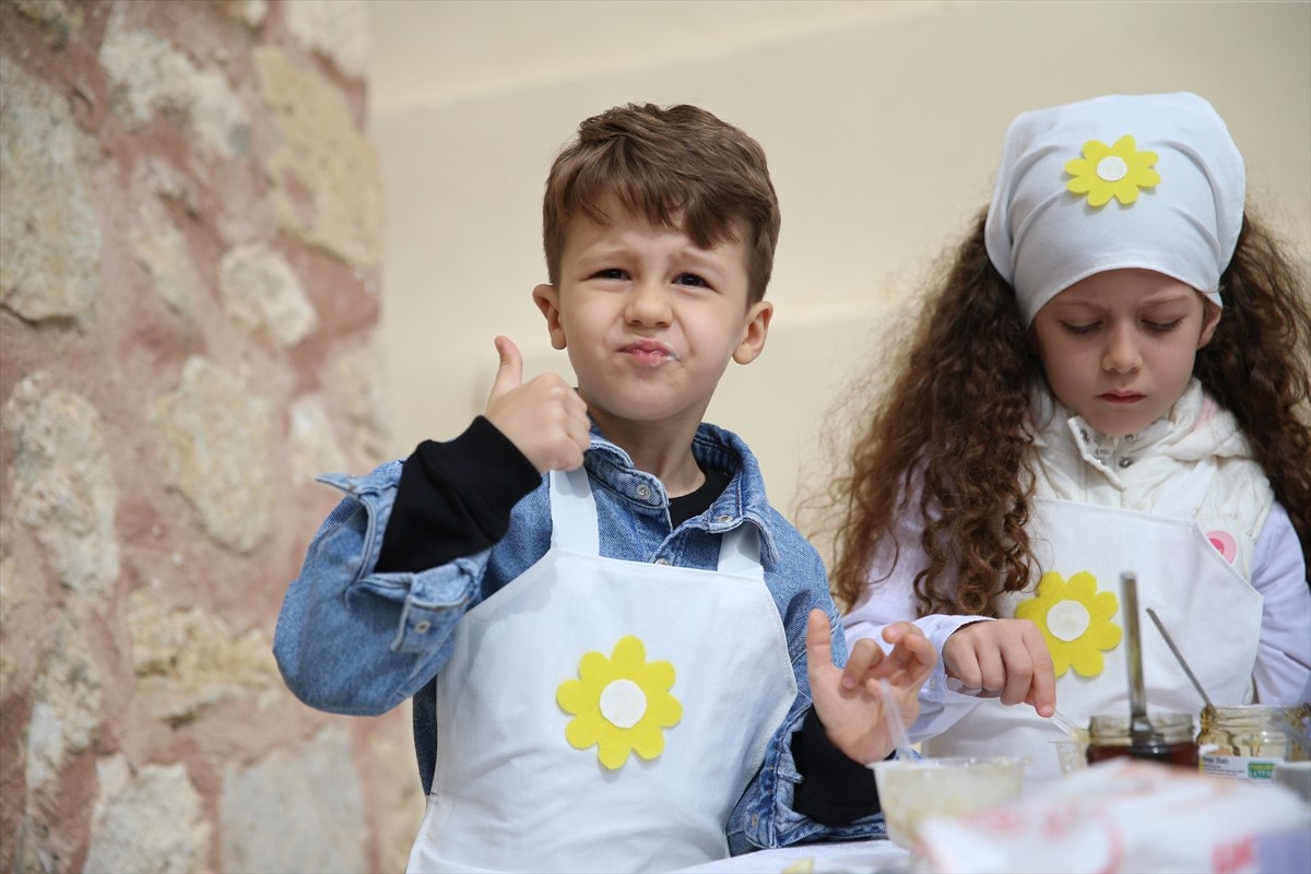 Kırklareli 15. Yayla, Bolluk, Bereket, Hasat ve Bağ Bozumu Şenlikleri kapsamında, "minik şefler"...