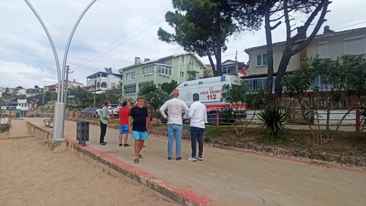 Kocaeli'nin Kandıra ilçesinde denize giren genç boğuldu.