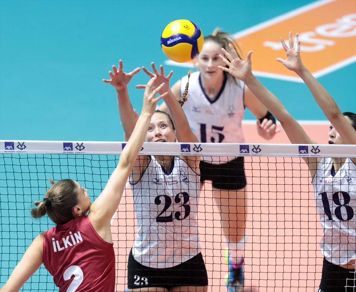 Voleybolda Kadınlar AXA Sigorta Kupa Voley müsabakalarında ilk gün 1. Grup mücadelesinde...