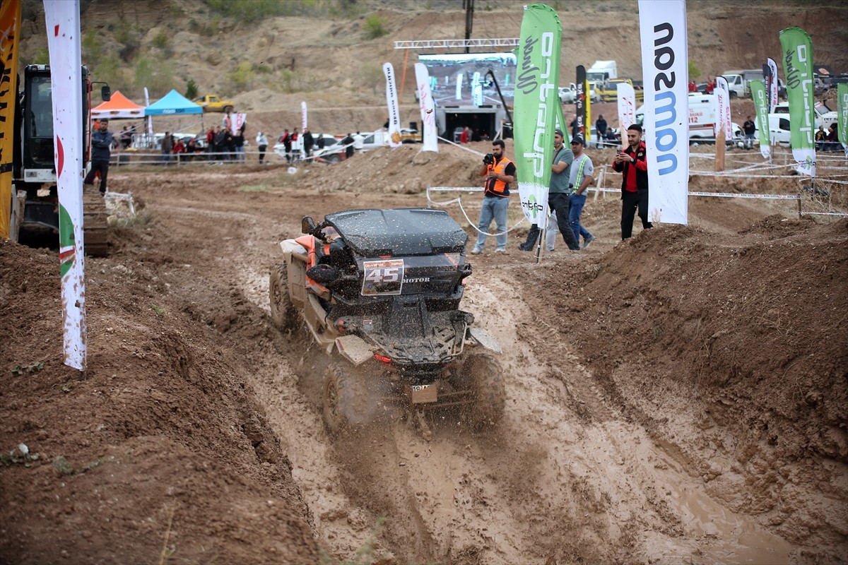 Çorum'da 2. Geleneksel Offroad Oyunları yapıldı. Çorum Belediyesi ve Çorum Offroad Tim Arama ve...