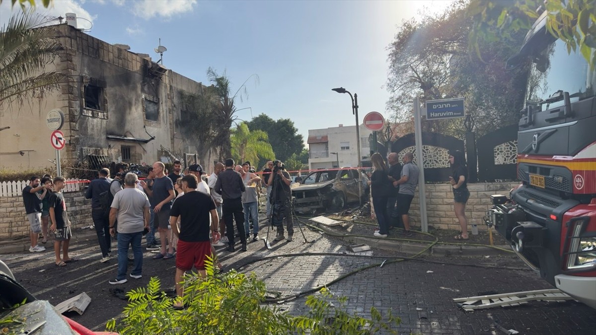 Lübnan Hizbullahı'nın İsrail'in kuzeyindeki bölgelere roket saldırıları sabah saatlerinde de devam...