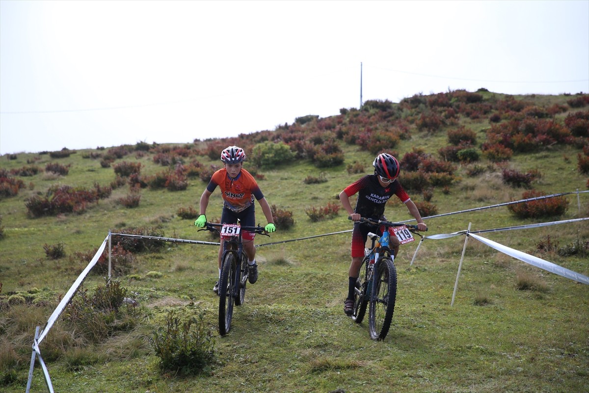 Rize'nin Güneysu ilçesinde Uluslararası Rize MTB Cup Dağ Bisikleti Yarışları düzenlendi.