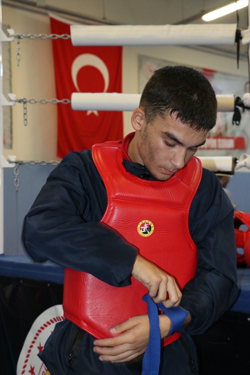 Wushu Genç Milli Takımı, Dünya Şampiyonası'na tüm sıkletlerde madalya hedefiyle katılıyor. Wushu...