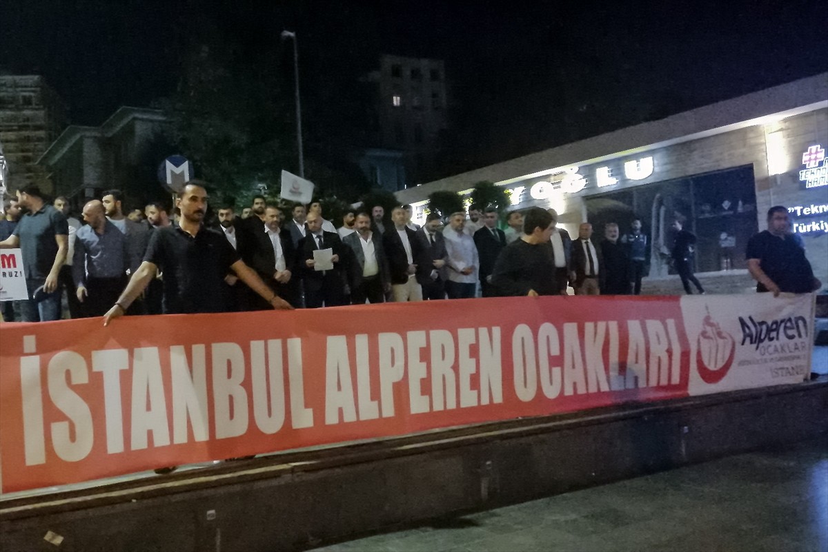 Alperen Ocakları İstanbul İl Başkanlığı üyeleri, Ümraniye'de motosiklet hırsızlığı suçundan...