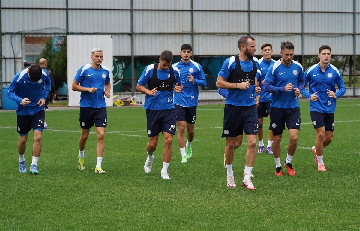 Çaykur Rizespor, Trendyol Süper Lig'in 7. haftasında deplasmanda Corendon Alanyaspor ile yapacağı...