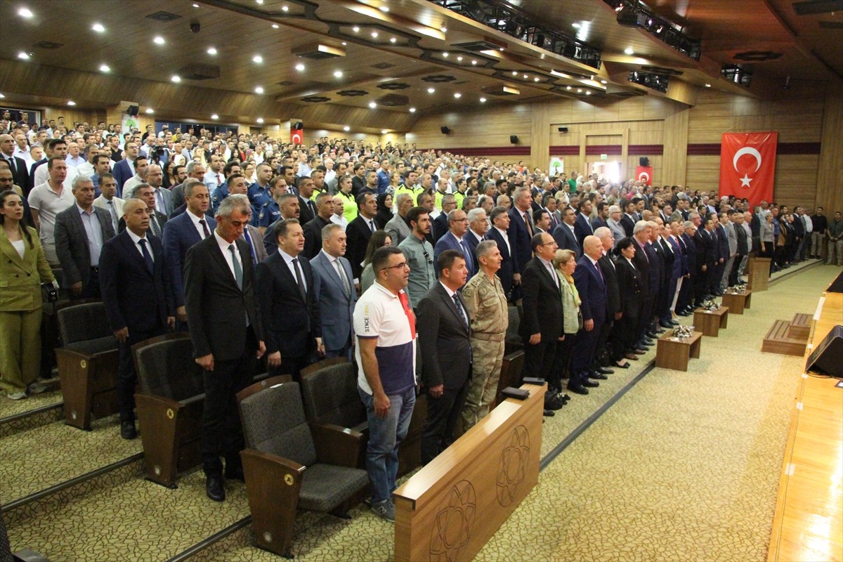 Gaziantep Şehitkamil Kültür Merkezi'nde "Kamu Yönetiminde Etik ve Etik Davranış İlkeleri"...