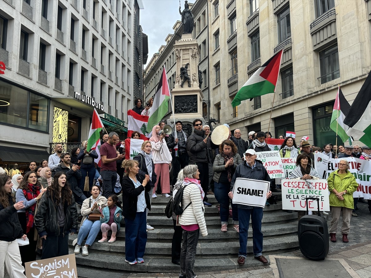 İsviçre'nin Cenevre kentinde, İsrail'in Gazze ve Lübnan'a yönelik sürdürdüğü saldırılar protesto...