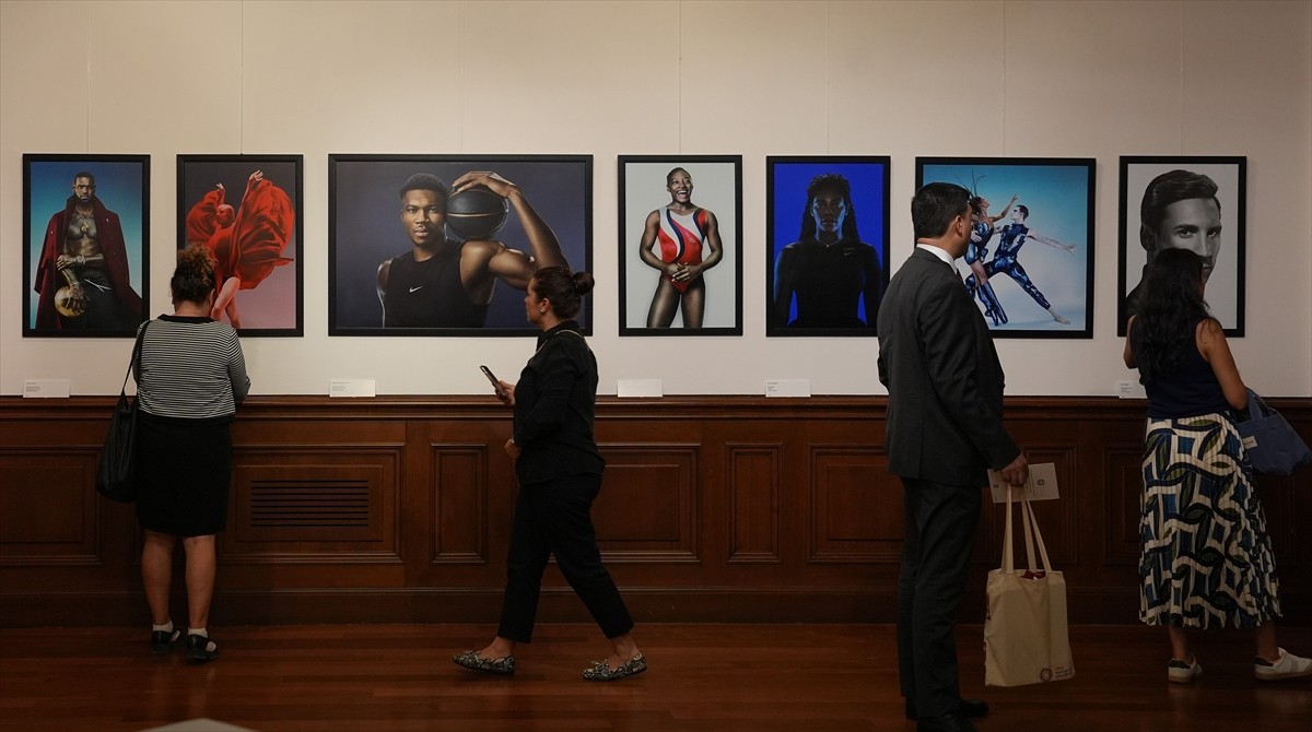 Fotoğraf sanatçısı Pari Dukovic'in kişisel sergisi "İstanbul'dan New York'a: Bir Fotoğrafçının...