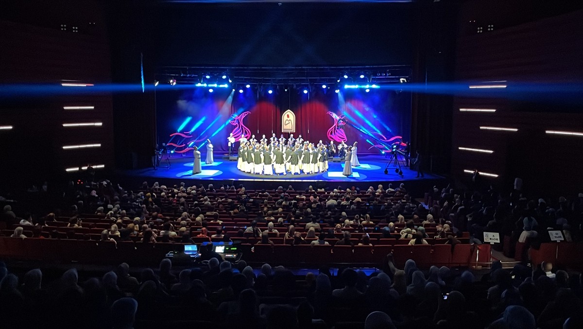 Konya'da düzenlenen 21. Uluslararası Konya Mistik Müzik Festivali'ne beşinci gününde "Devran...