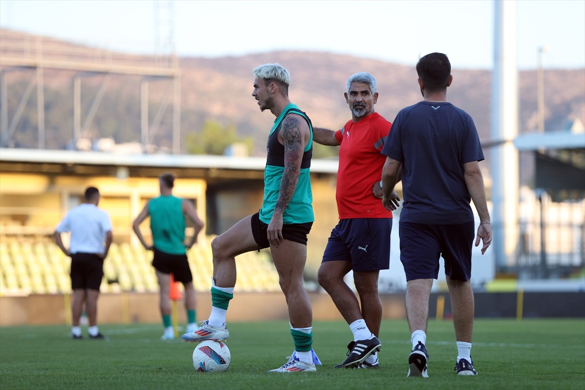 Trendyol Süper Lig'in 6 haftasında ilk deplasman galibiyetine ulaşan Sipay Bodrum FK, ilk kez yer...