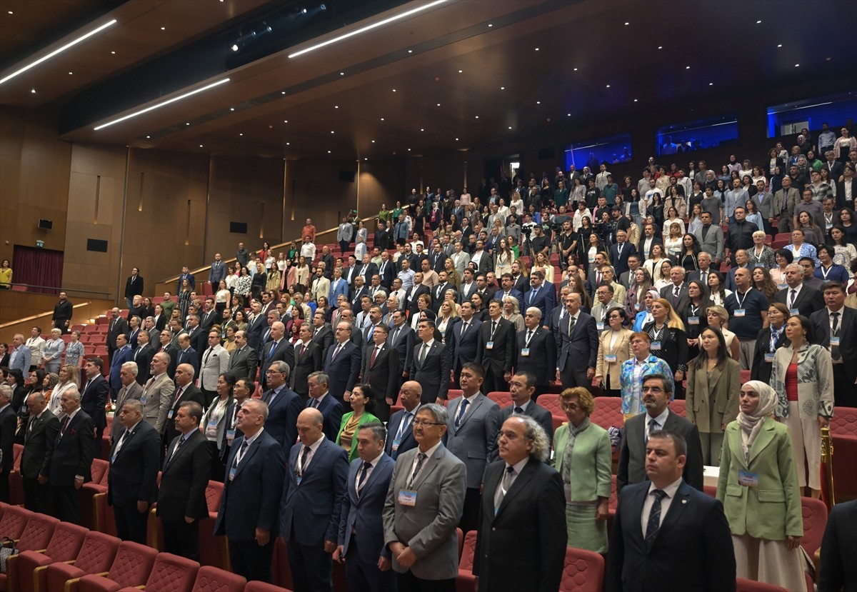 Ankara'da Atatürk Kültür, Dil ve Tarih Yüksek Kurumunun yeni binasındaki konferans salonunda...