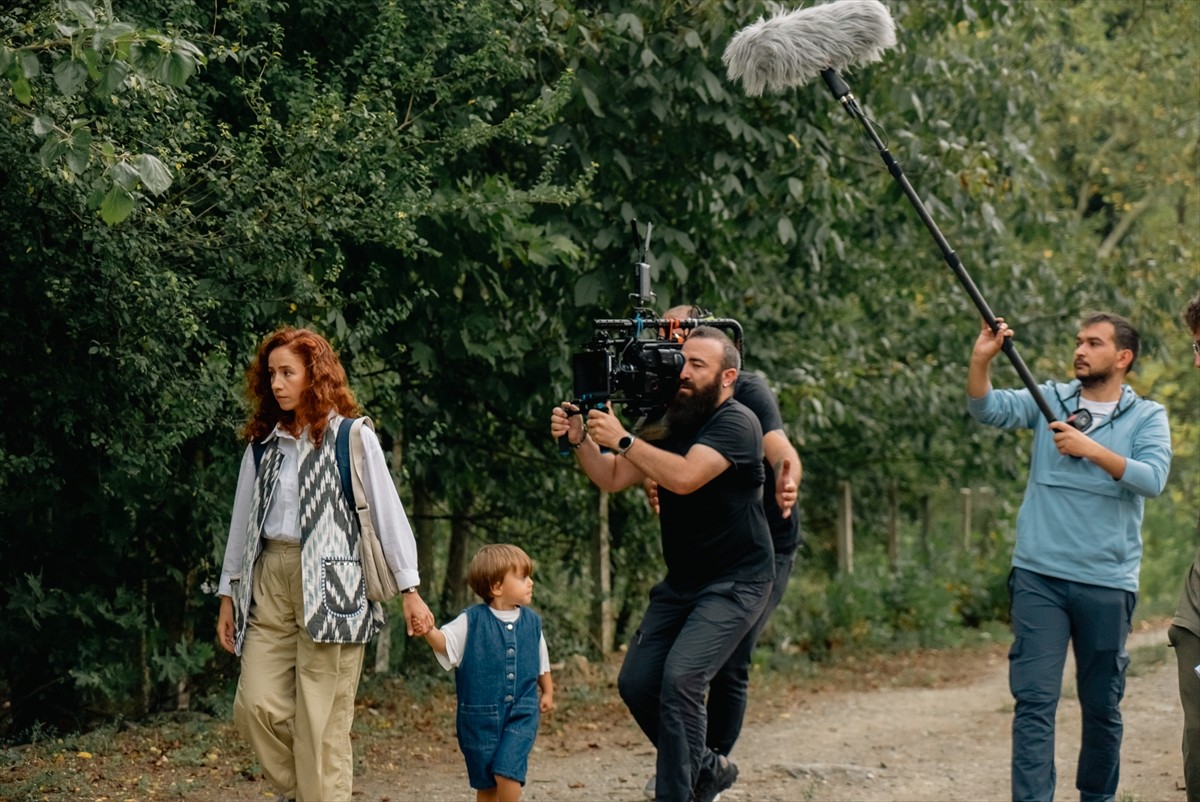 Babasını hiç tanımadan büyüyen bir kadının hikayesini konu alan "Hacer" filminin çekimleri...