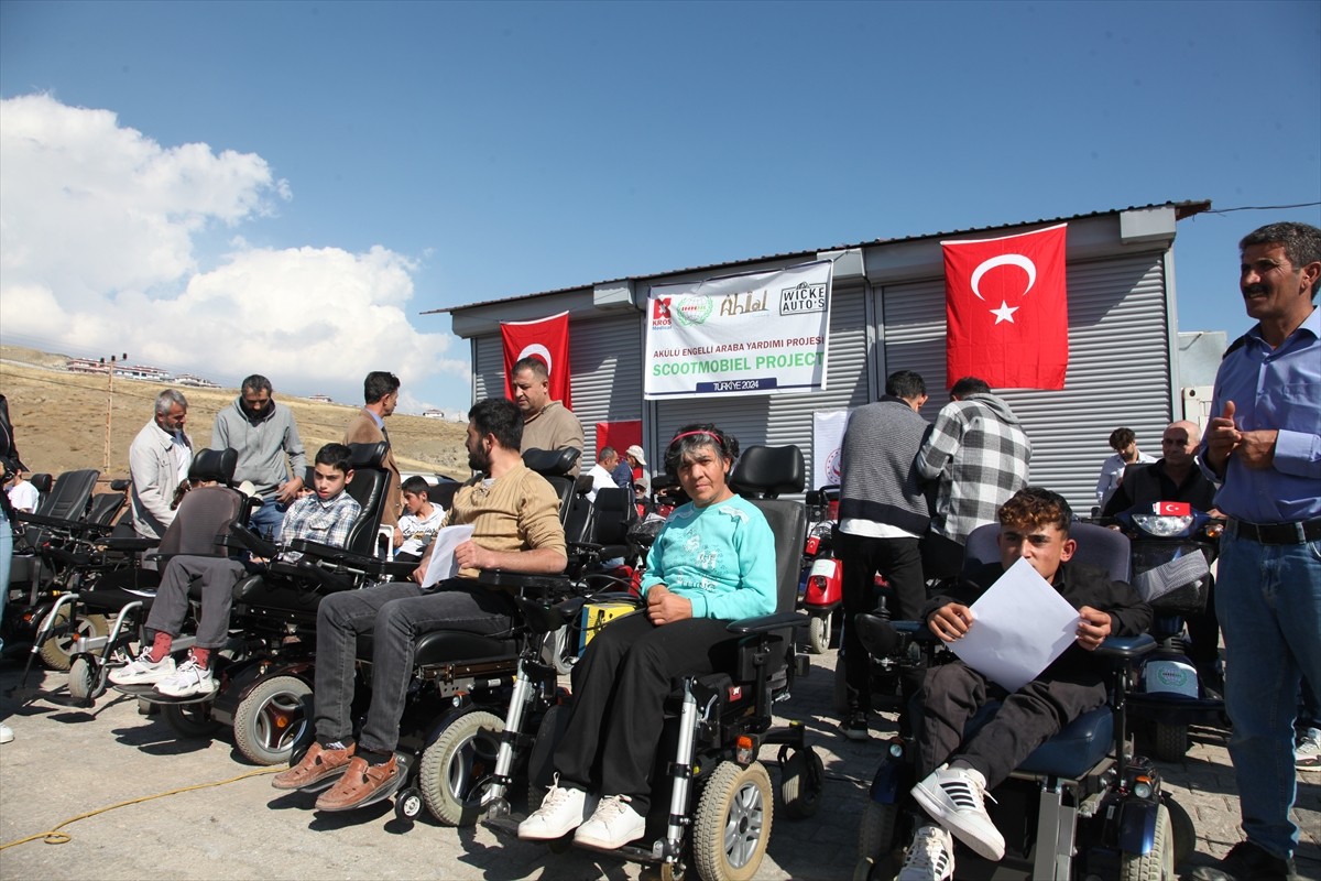 Bitlis'in Ahlat ilçesinde, engellilerin hayatının kolaylaştırılması amacıyla temin edilen 50 akülü...