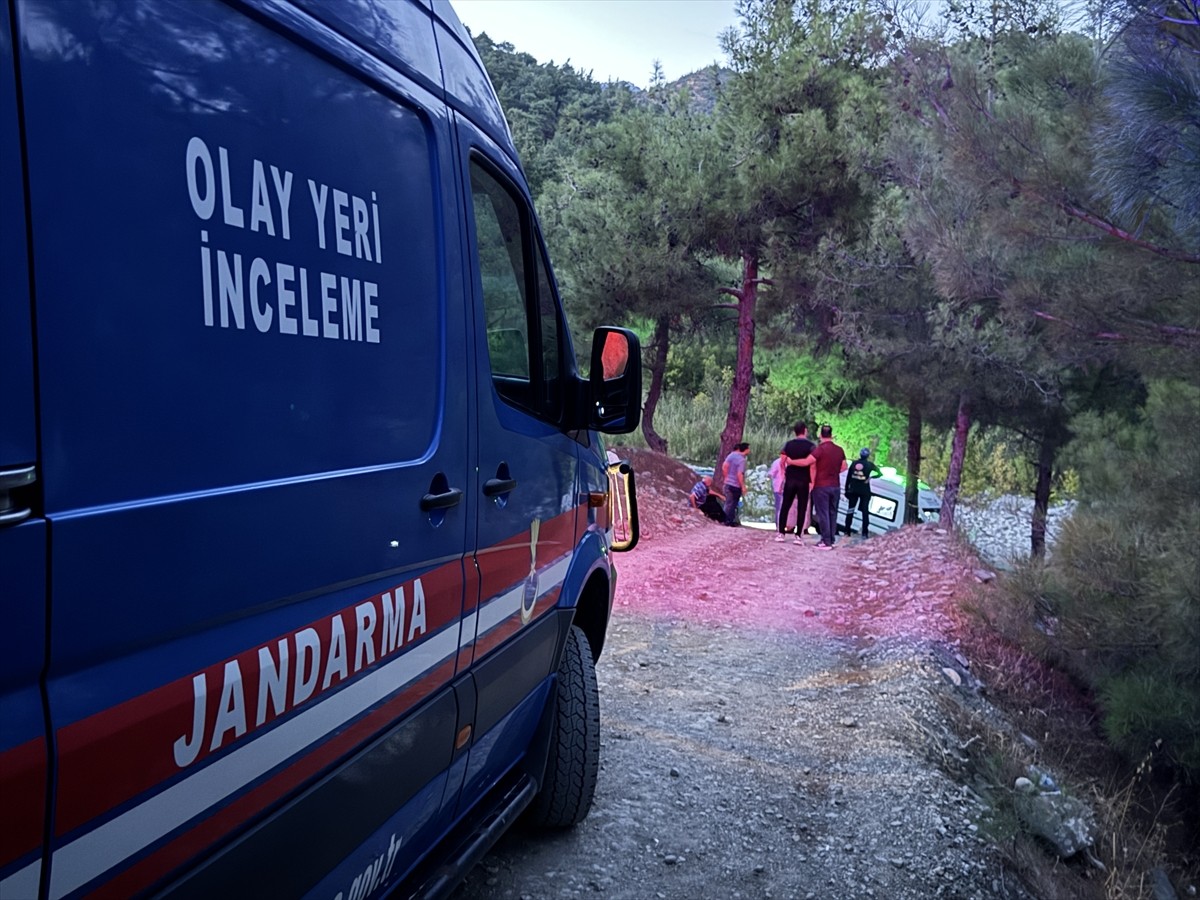 Kahramanmaraş'ın Onikişubat ilçesinde gölete giren kişi boğuldu. Olay yerine Kahramanmaraş...