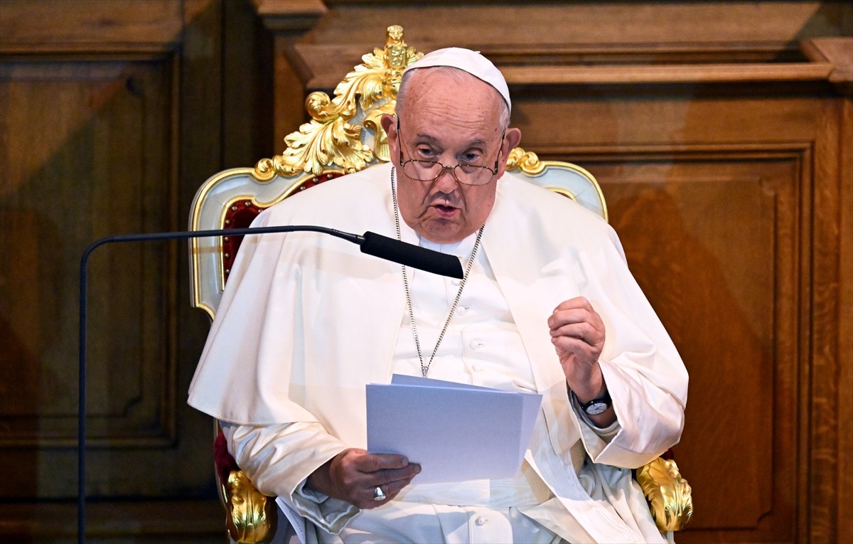 Katoliklerin ruhani lideri ve Vatikan Devlet Başkanı Papa Franciscus, Belçika'ya Katolik Leuven...