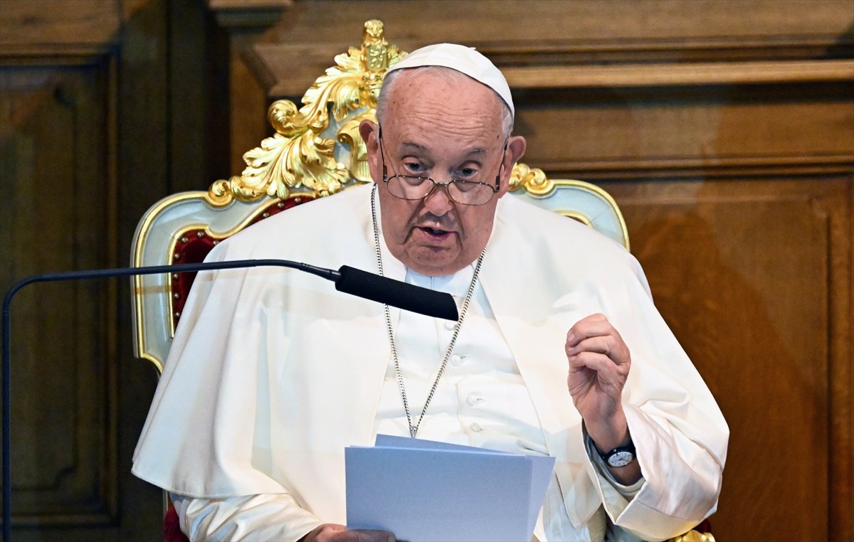 Katoliklerin ruhani lideri ve Vatikan Devlet Başkanı Papa Franciscus, Belçika'ya Katolik Leuven...