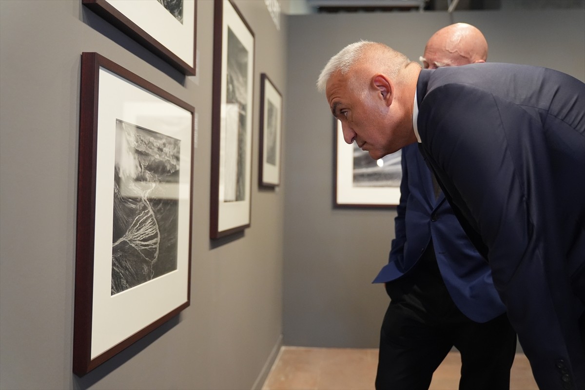 Kültür ve Turizm Bakanı Mehmet Nuri Ersoy (ortada), İstanbul Kültür Yolu Festivali kapsamında...