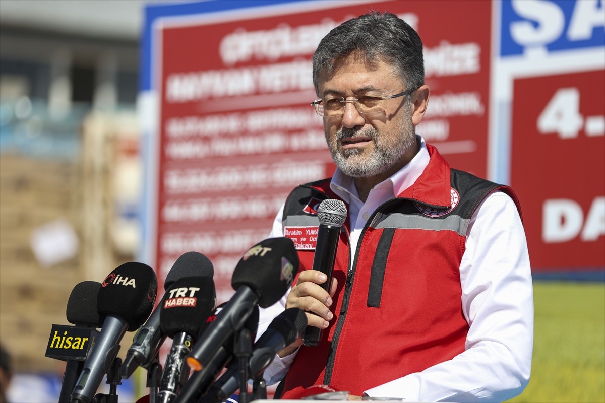 Tarım ve Orman Bakanı İbrahim Yumaklı, Gaziantep'te Şahinbey Belediyesinin gübre ve tohum dağıtımı...