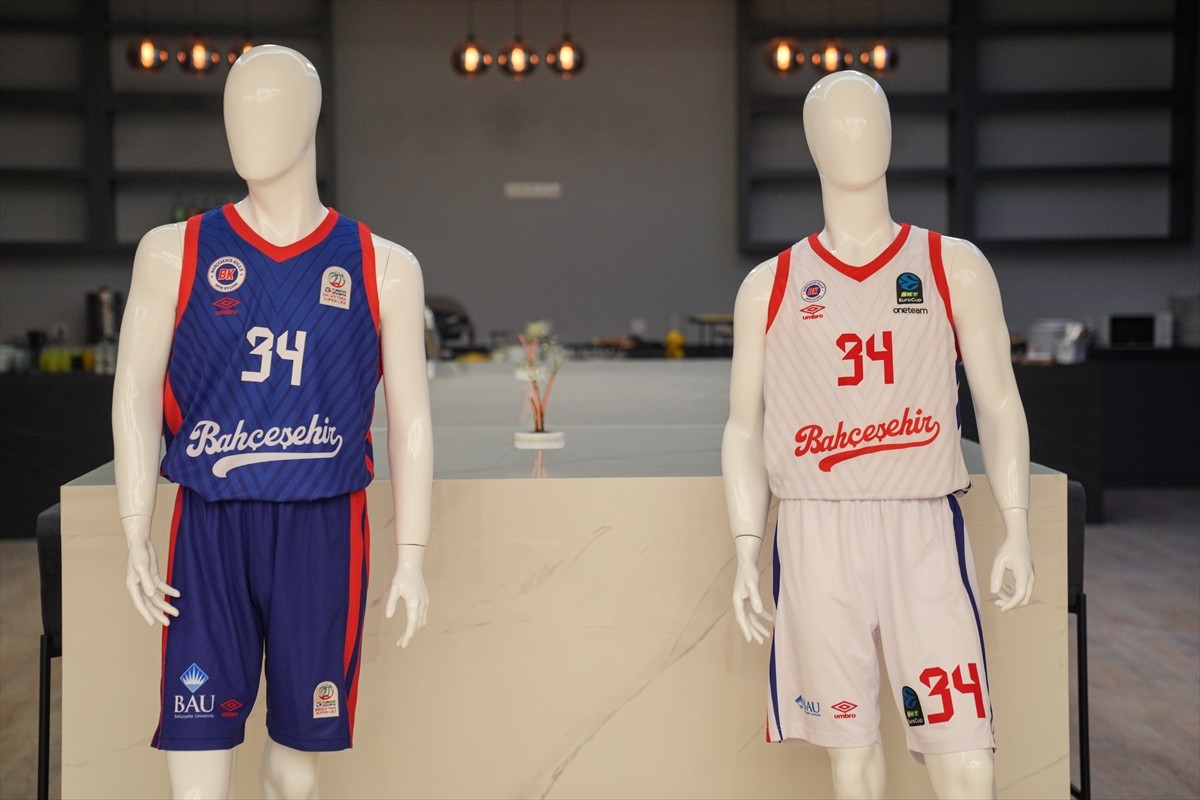 Bahçeşehir Koleji Erkek Basketbol Takımı'nın yeni logosunun tanıtımı Sinan Erdem Spor Salonu’nda...