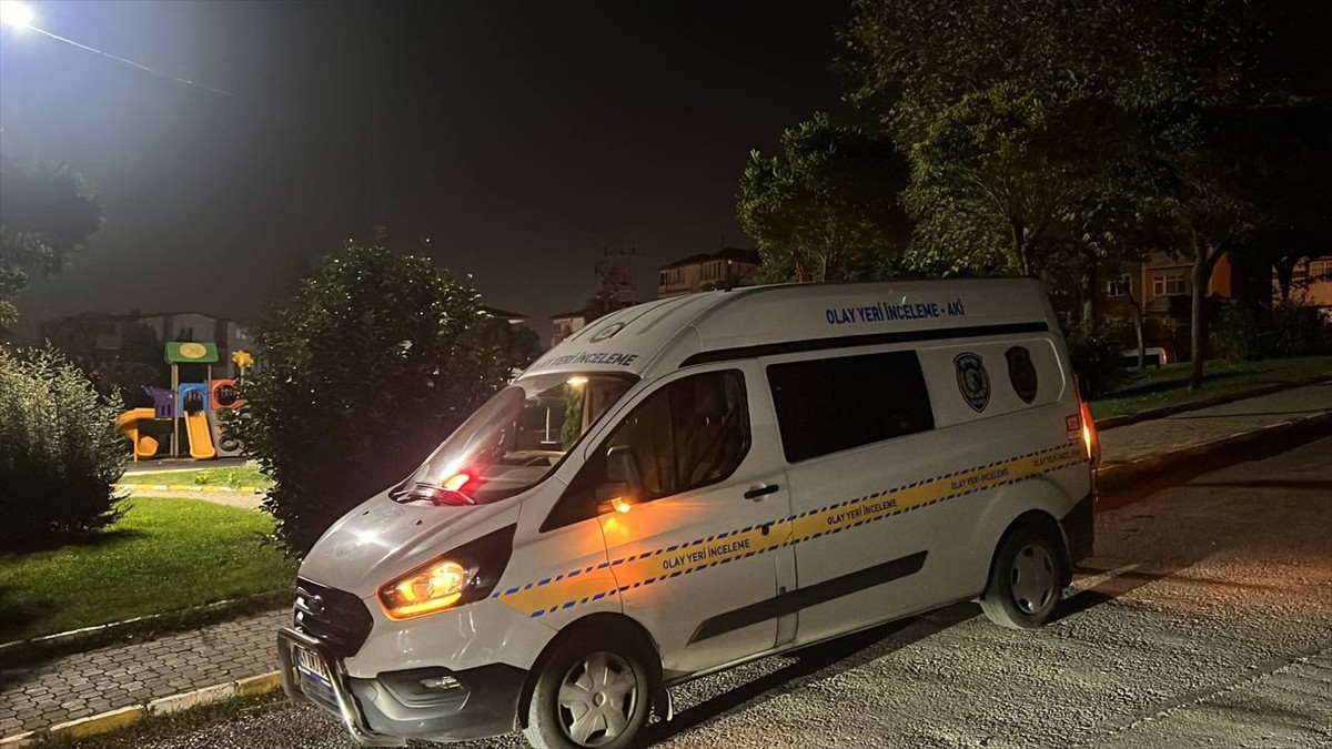 Kocaeli'nin Darıca ilçesinde çıkan silahlı kavgada 2 kişi yaralandı. Yaralılar ambulansla Farabi...