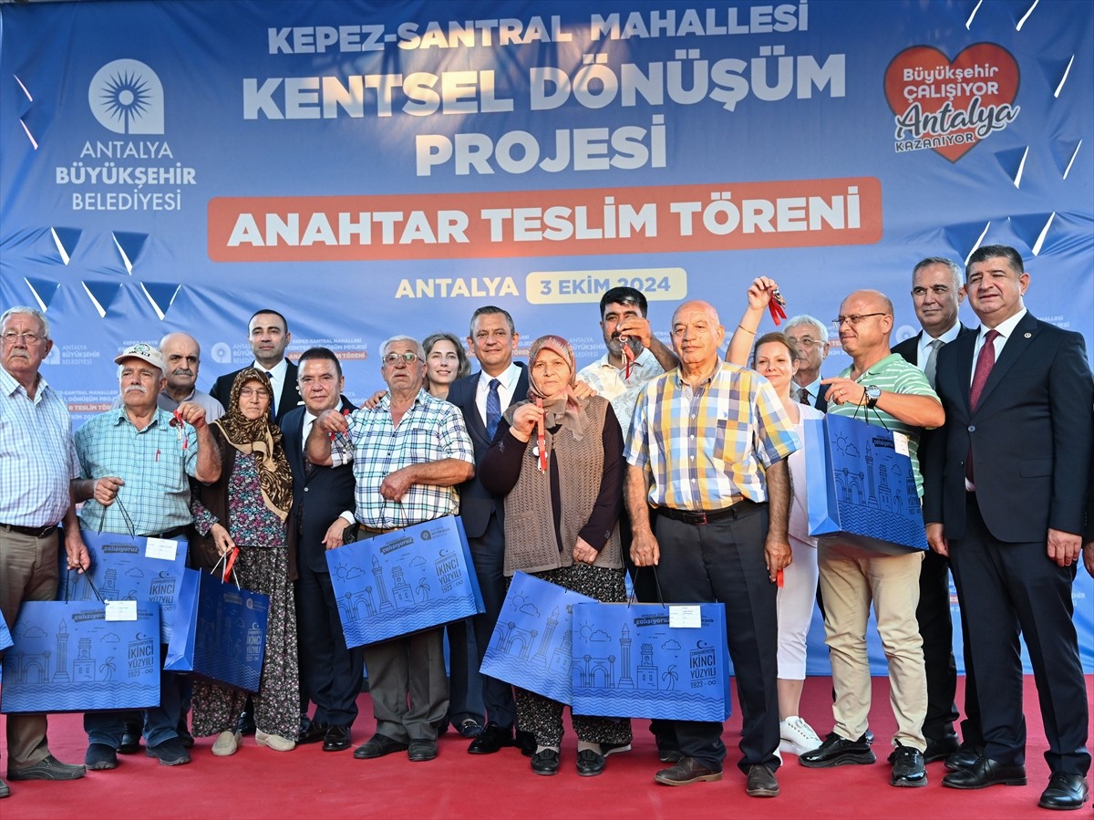 CHP Genel Başkanı Özgür Özel, Antalya Büyükşehir Belediyesi Kepez ve Santral Mahallesi Kentsel...