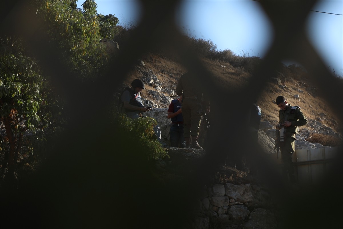 İsrail ordusu, işgal altındaki Batı Şeria'nın güneyinde bulunan El Halil kentindeki Yehuda Tugayı...