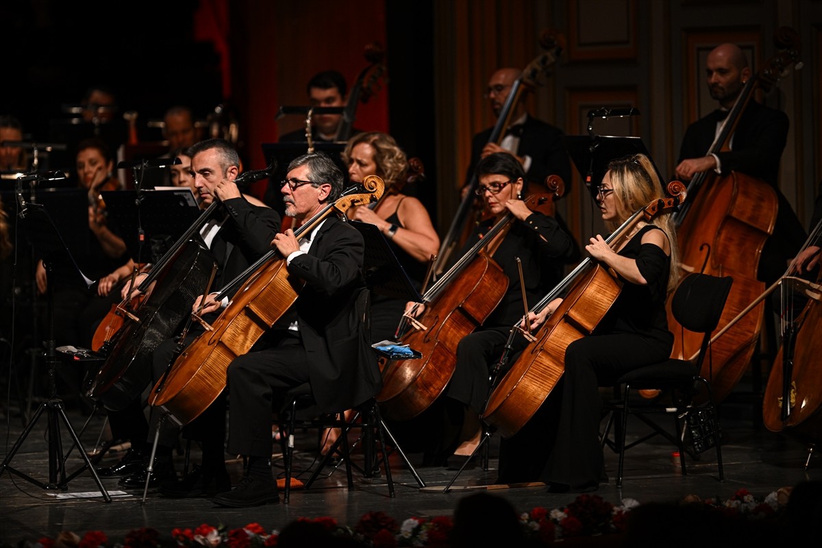 Ankara Devlet Opera ve Balesi (ADOB), sanat sezonunu, şefliğini Tolga Atalay Ün'ün yaptığı...