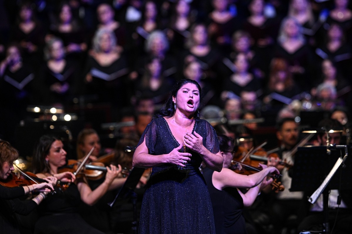 Ankara Devlet Opera ve Balesi (ADOB), sanat sezonunu, şefliğini Tolga Atalay Ün'ün yaptığı...