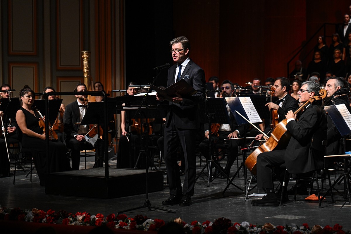 Ankara Devlet Opera ve Balesi (ADOB), sanat sezonunu, şefliğini Tolga Atalay Ün'ün yaptığı...