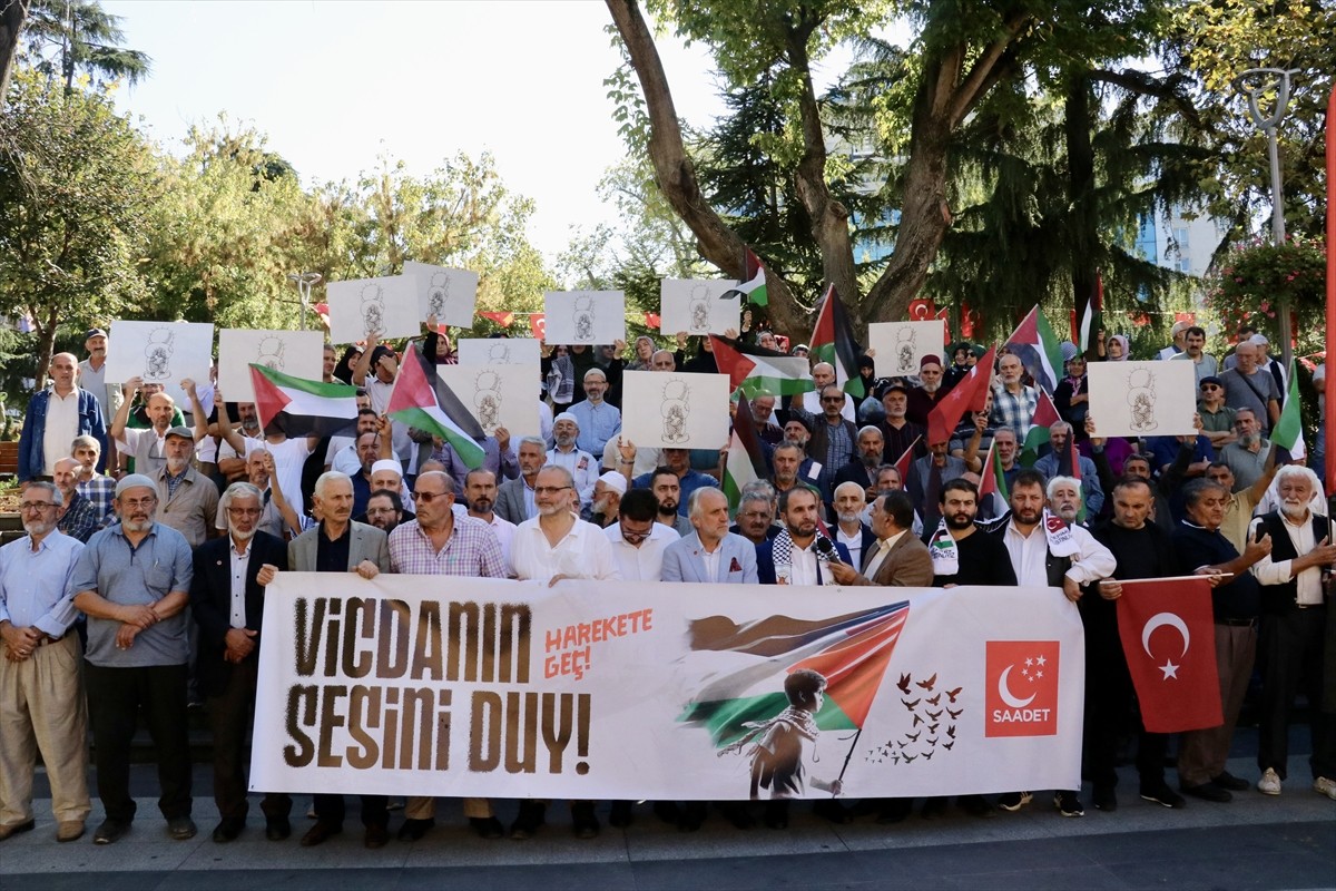 Saadet Partisince İsrail'in Filistin'e yönelik saldırıları, Trabzon'da protesto edildi.