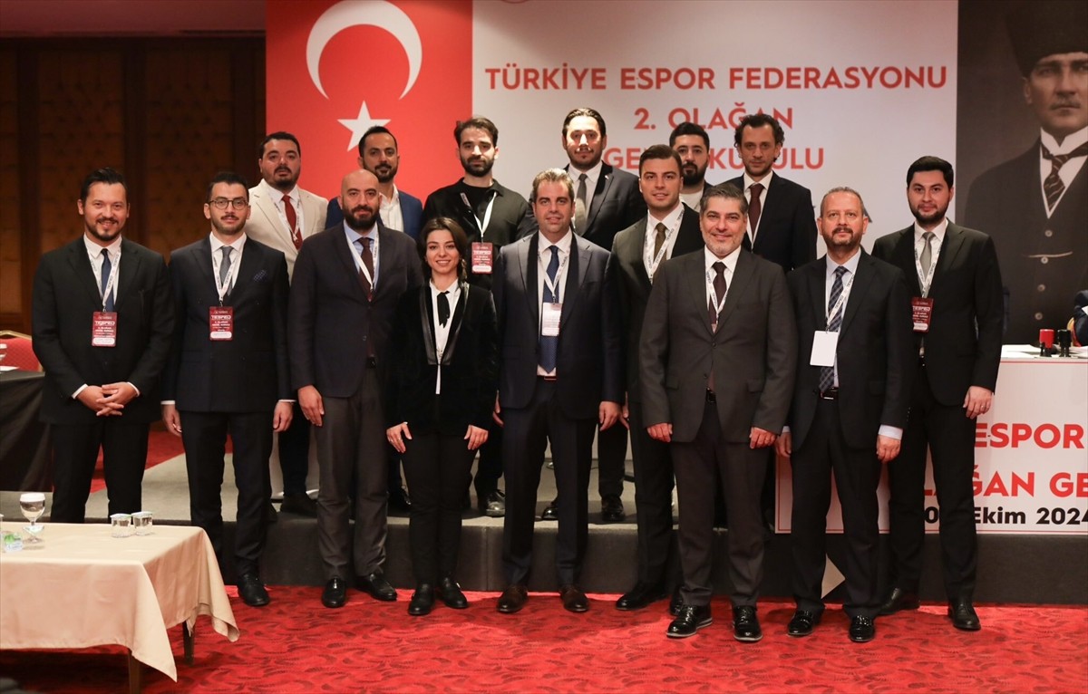 Türkiye Espor Federasyonunun (TESFED) olağan genel kurulunda Alper Afşin Özdemir (fotoğrafta)...