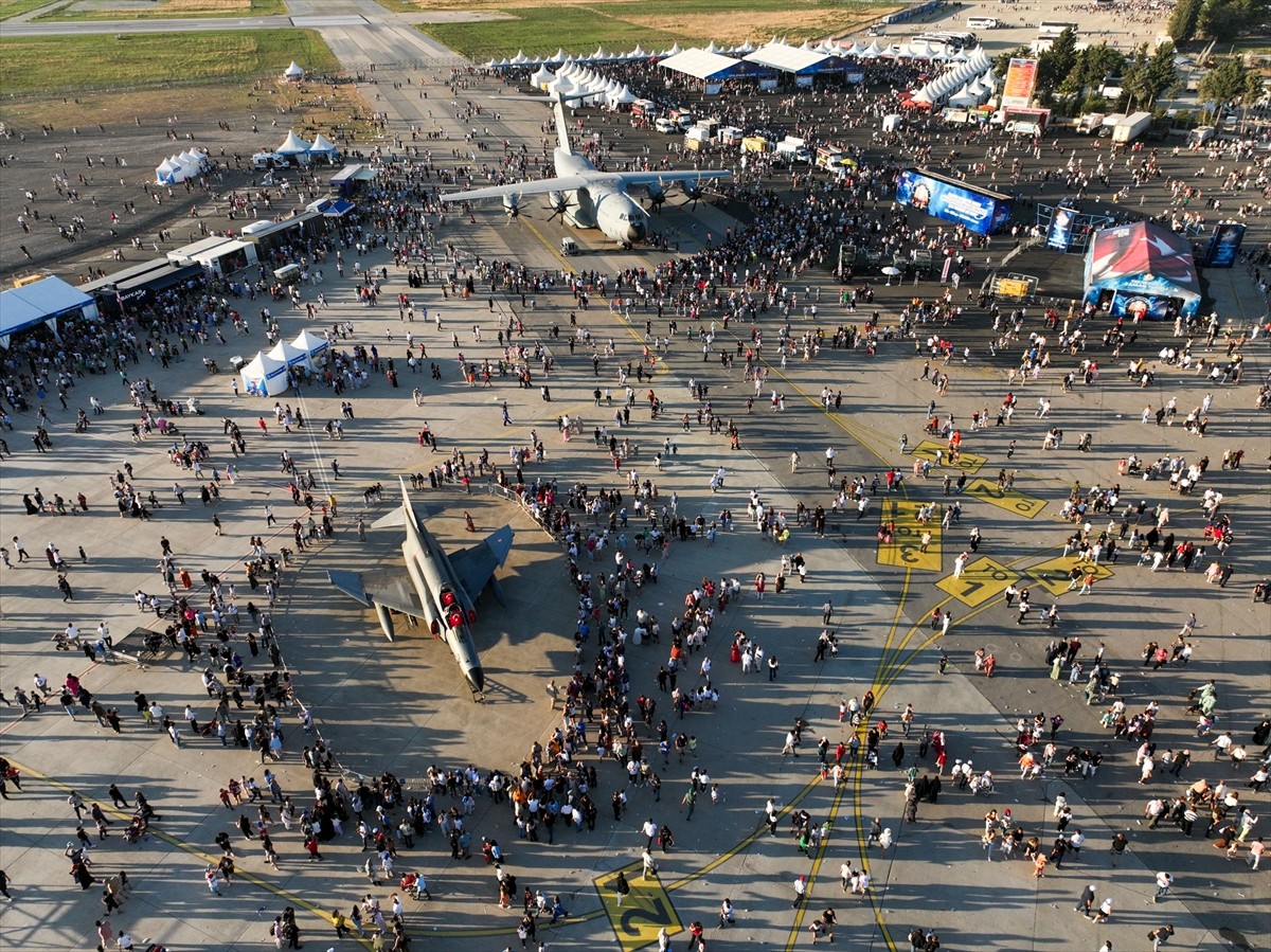 Adana'da düzenlenen Havacılık, Uzay ve Teknoloji Festivali (TEKNOFEST), dördüncü gününde çok...