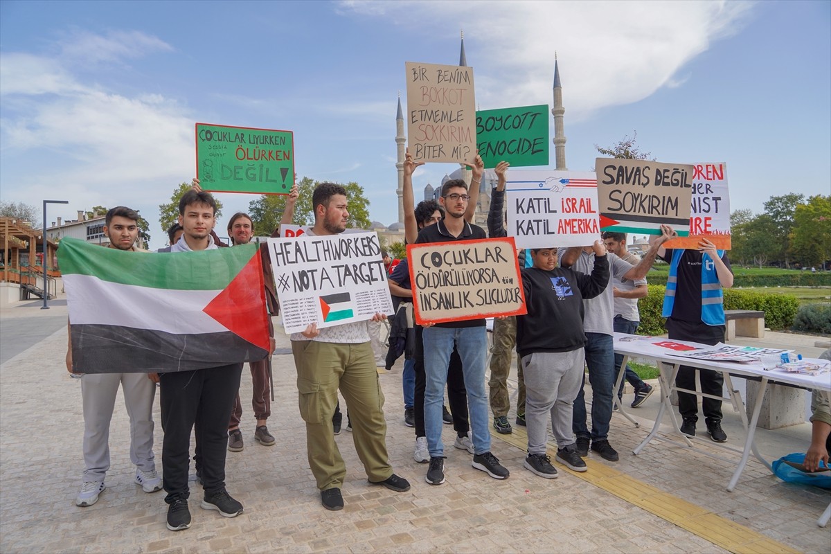 Edirne'de, İsrail'in Gazze'ye yönelik saldırılarını protesto etmek ve Gazzeli çocuklara destek...