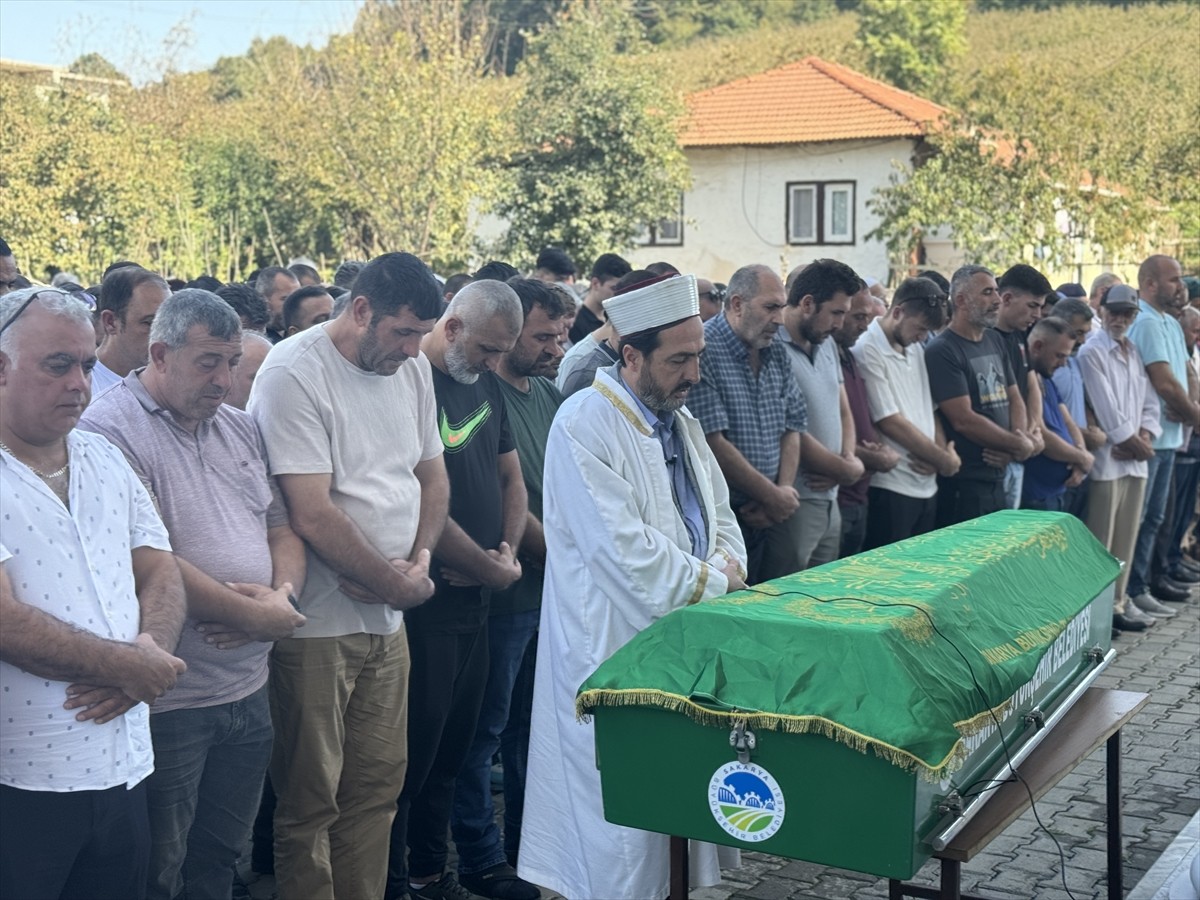 Sakarya'nın Hendek ilçesindeki makarna fabrikasında 15 Eylül'de meydana gelen patlamada ağır...