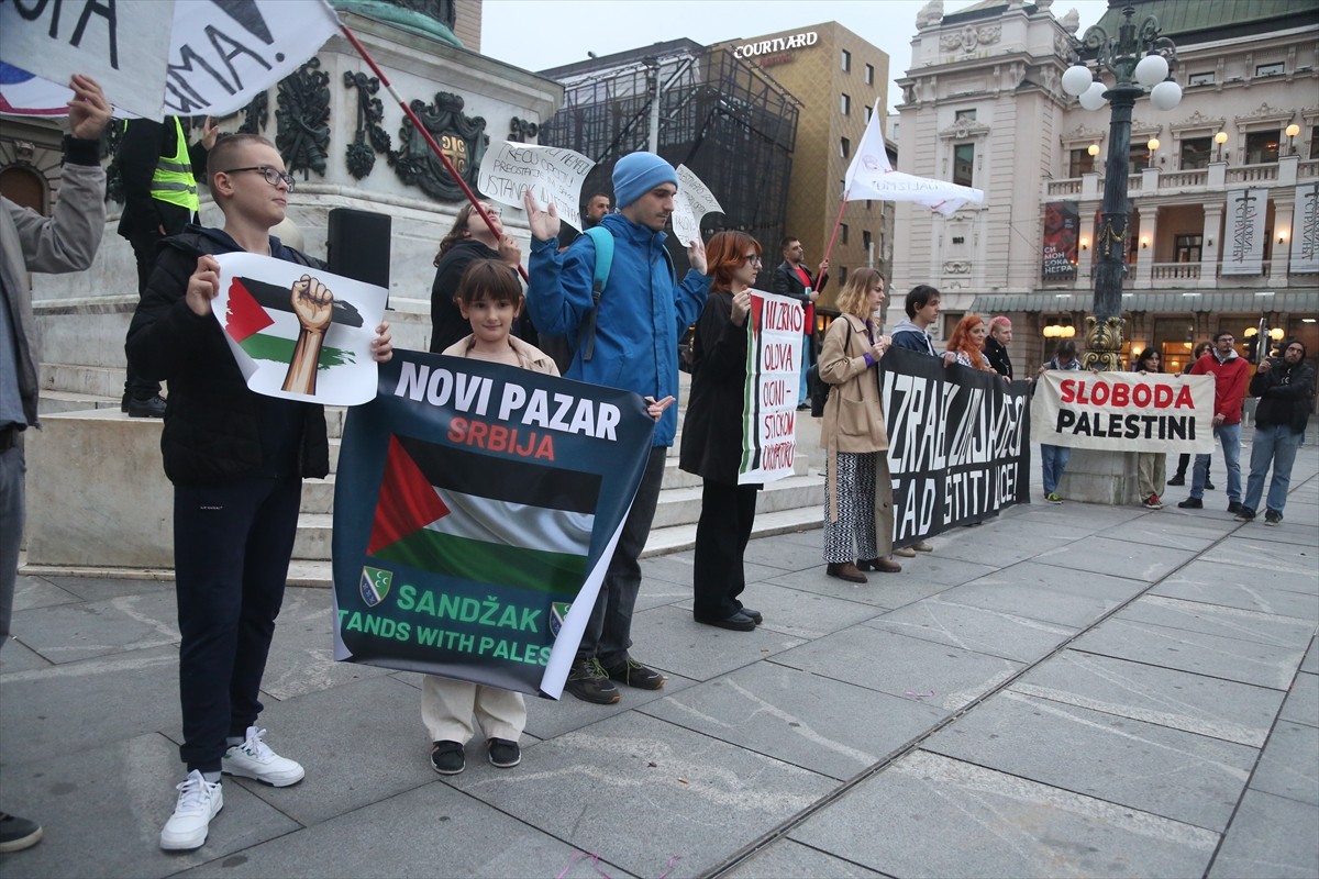 Sırbistan'ın başkenti Belgrad'da Filistin'e destek gösterisi düzenlendi. "Sırbistan'da Filistin...