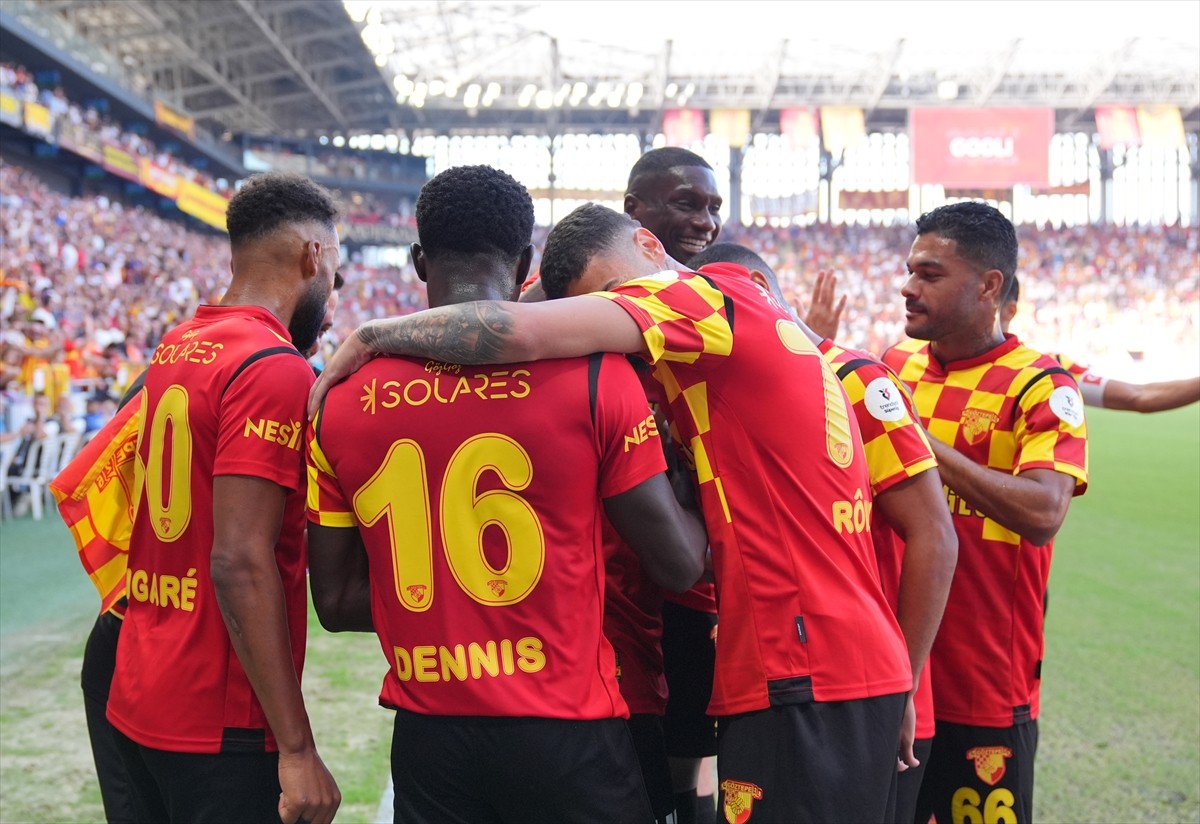 Trendyol Süper Lig’in 8. haftasında Göztepe ile Net Global Sivasspor Gürsel Aksel Stadı’nda...