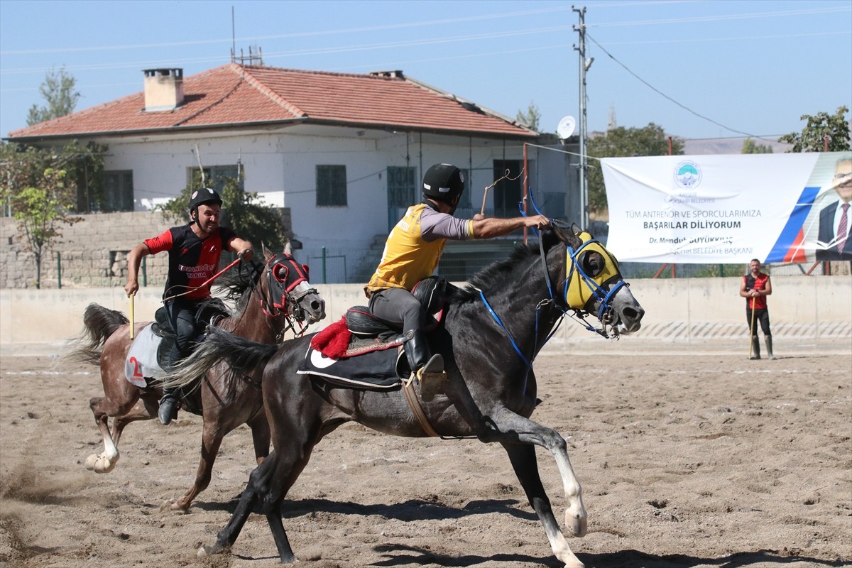 Atlı Cirit 2024 Sezonu Esat Akdağ 1. Ligi Kırmızı Grup müsabakaları Kayseri'de yapıldı. Kayseri...