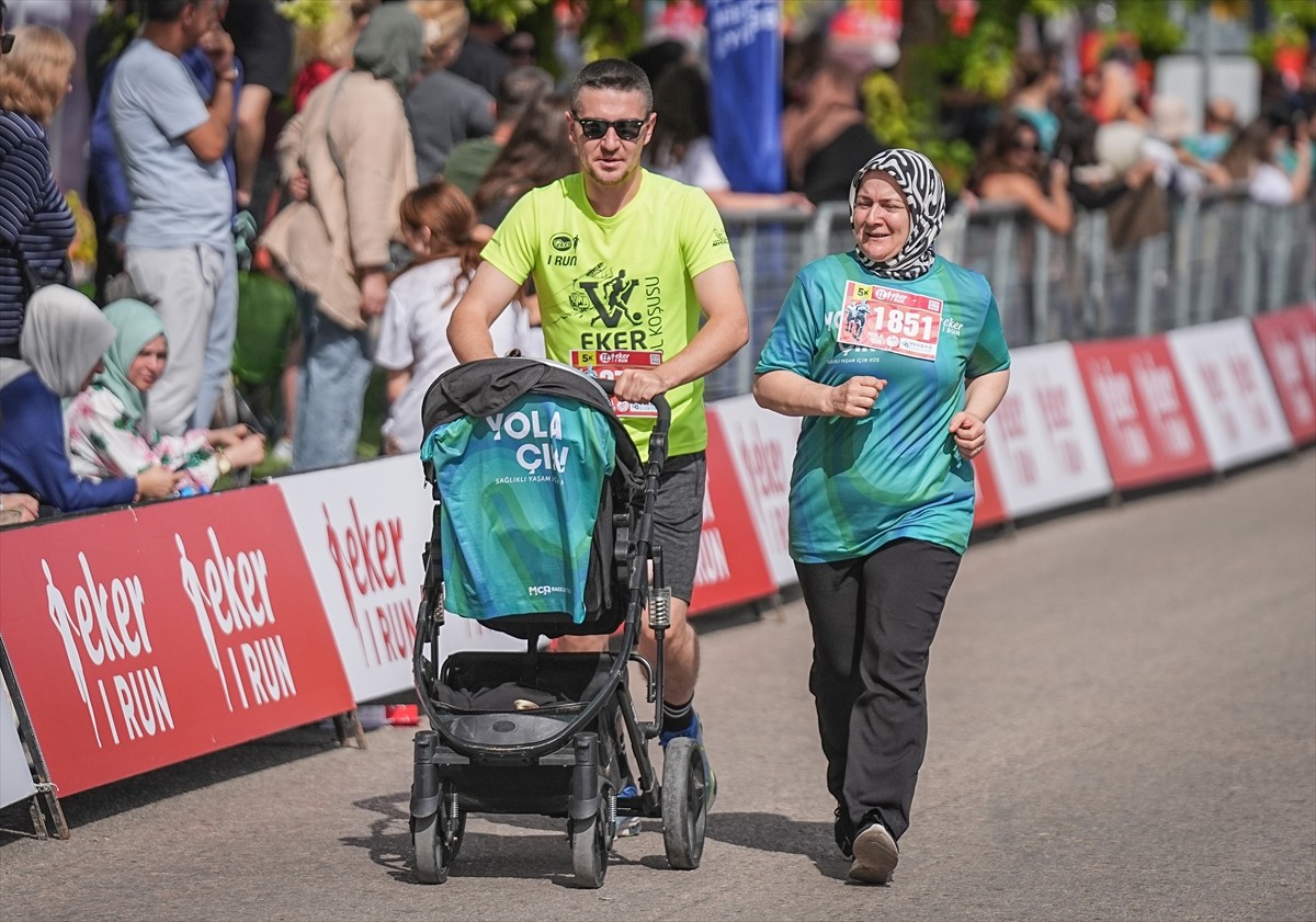 Bursa'da 11'incisi düzenlenen "Eker I Run Koşusu", 5 bin sporcunun katılımıyla...