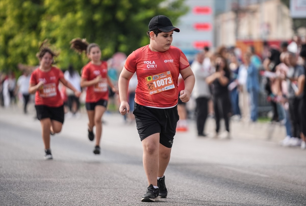 Bursa'da 11'incisi düzenlenen "Eker I Run Koşusu", 5 bin sporcunun katılımıyla...