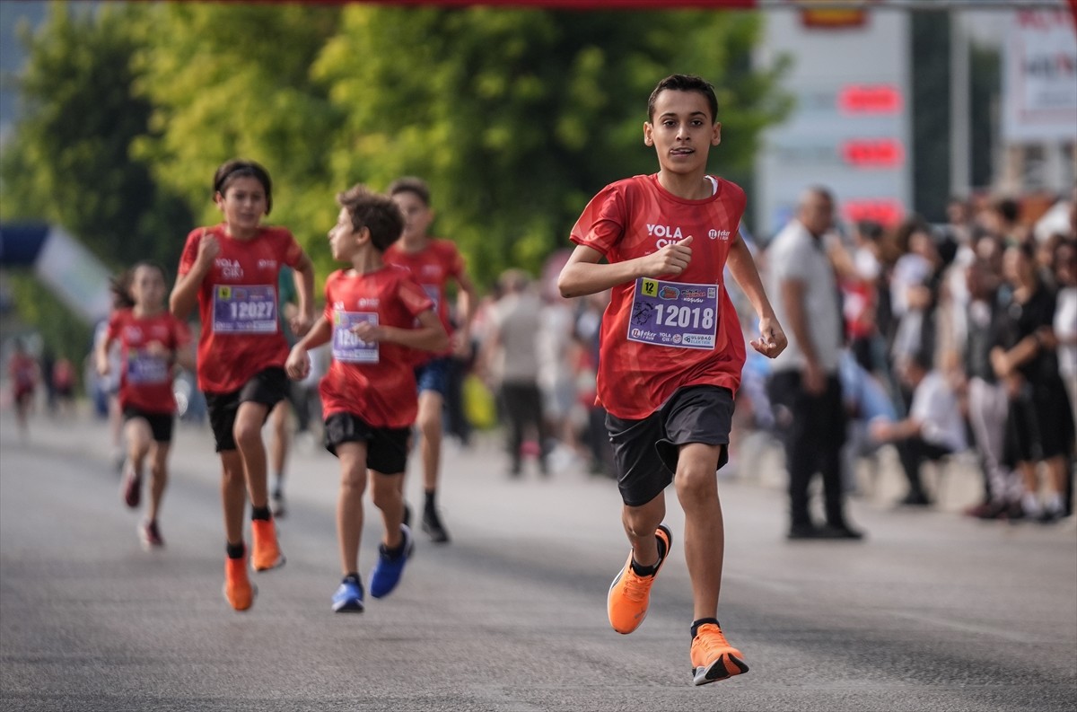 Bursa'da 11'incisi düzenlenen "Eker I Run Koşusu", 5 bin sporcunun katılımıyla...