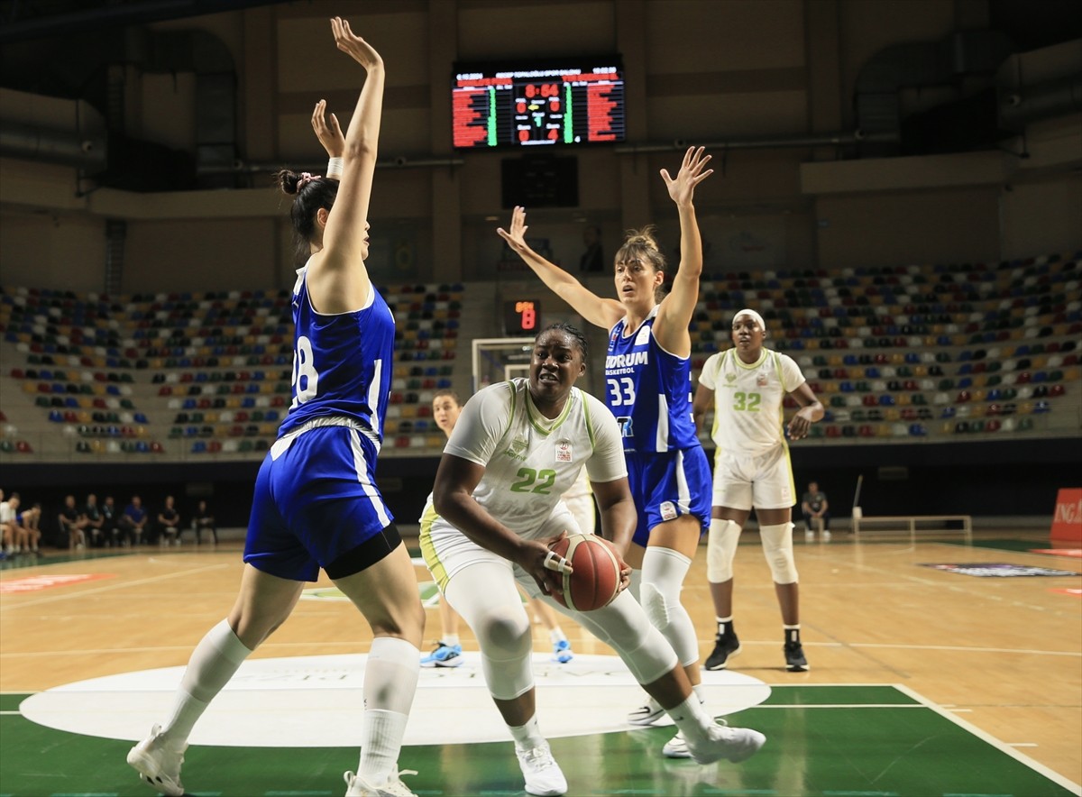 ING Kadınlar Basketbol Süper Ligi'nde Danilos Pizza ile YTR Gayrimenkul Bodrum Basketbol...