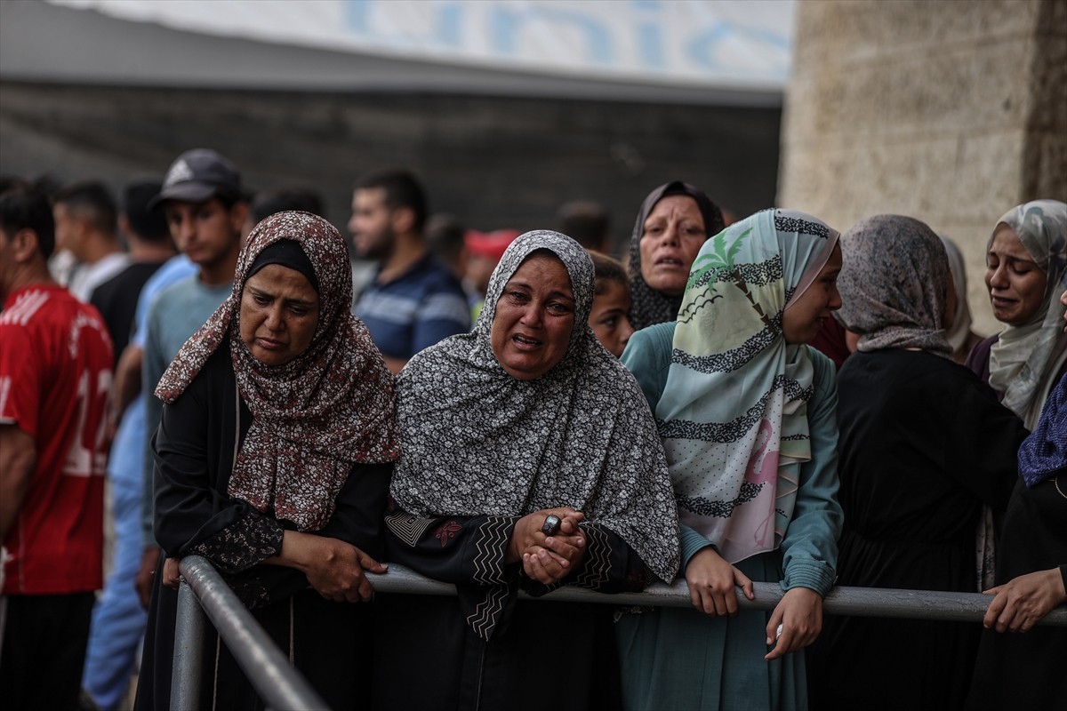 İsrail ordusunun Gazze'nin orta kesiminde yer alan Deyr Balah kentindeki Aksa Şehitleri...